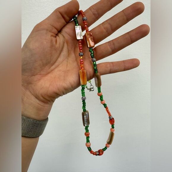 Green & Mother of Pearl Beaded Multi-color Necklace 27" - Picture 11 of 11